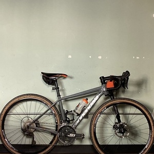 2016 Cannondale Slate Silver, gray or bare metal