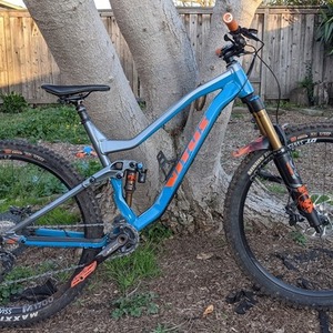 2019 Vitus Escarpe Blue and Orange