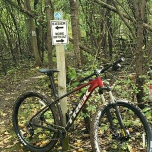 2022 Trek MARLIN 6 Red and Black