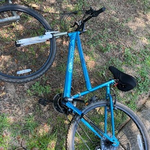 2012 Magna 8205-89 Blue