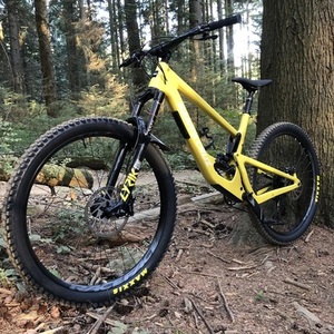 2022 Santa Cruz Megatower Yellow or Gold
