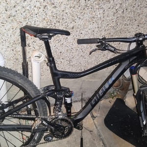 2022 Giant Gm5a521 Black and Silver, gray or bare metal