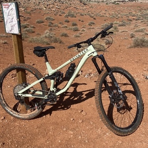 2021 Privateer 141 Green