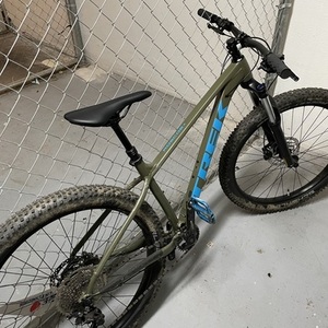 2022 Trek Roscoe 6 Green