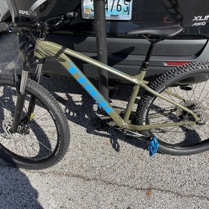 2022 Trek Roscoe 6 Green
