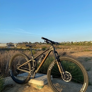 2022 Transition Bikes Spur Black