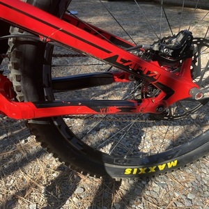 2016 YT Capra CF Pro Race Red and Black