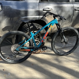 2022 Trek Roscoe 7 Teal