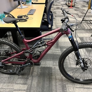 2022 Specialized STATUS Red