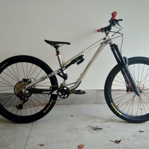 Commencal Bikes Meta am 29 Silver, gray or bare metal