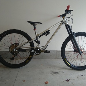 Commencal Bikes Meta am 29 Silver, gray or bare metal