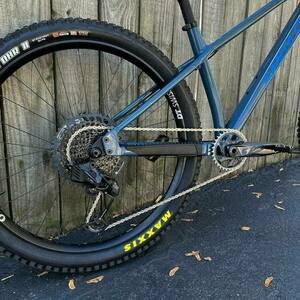 2022 Santa Cruz Chameleon 8 AL MX 22 MD Frame Blue