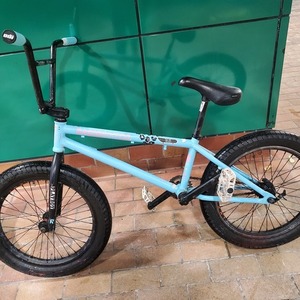 2022 Radio Evol 2 Blue and Pink