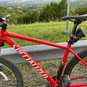 2022 Specialized Rockhopper Red