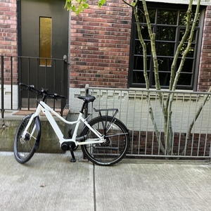 2022 Priority Bicycles Current White