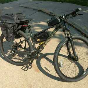 2022 Trek Alpha Silver Aluminum Black