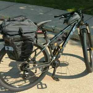 2022 Trek Alpha Silver Aluminum Black