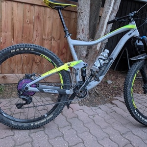 2019 Giant Trans 2 Silver, gray or bare metal