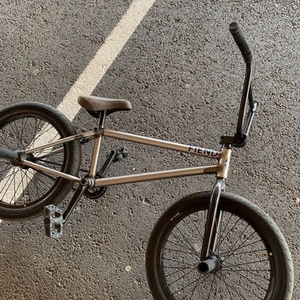 Fiend, Eclat Reynolds v2 frame White