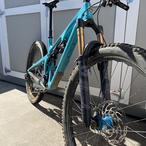 2022 Yeti SB 130 TLR Teal