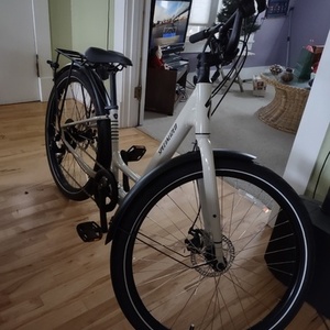 2022 Specialized Roll 2.0 Silver, gray or bare metal and Black