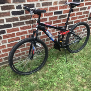 2016 Mongoose Stand off Black