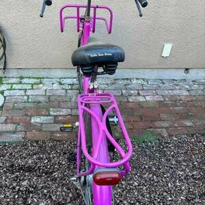 de Fietsfabriek Oma Pink and White