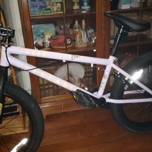 2023 Haro Leucadia Purple