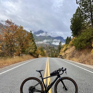 2022 Specialized Diverge Expert carbon Black