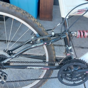 Vision Hyper Full Suspension? White, Silver, gray or bare metal, and Pink