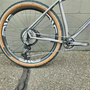 2022 Esker Japhy Silver, gray or bare metal