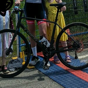 2022 Trek FX2 Silver, gray or bare metal