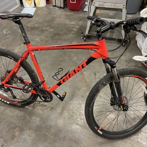 2017 Giant Talon 2 Red and Black