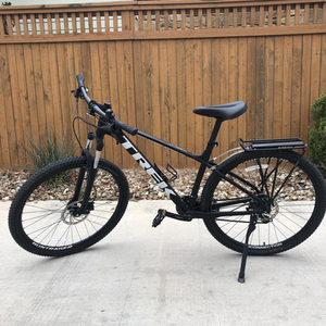 2021 Trek 5 Black