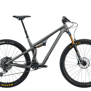 2022 Yeti SB115 Silver, gray or bare metal