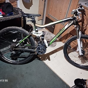 2015 Trek Fuel ex 8 evo Black and Green