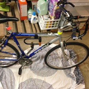 Trek 7200 Blue and Silver or Gray