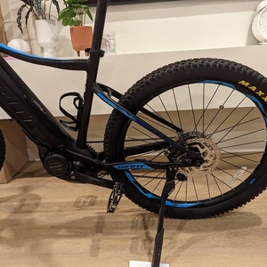 2019 Giant Fathom E+2 Black and Blue