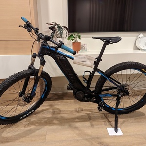 2019 Giant Fathom E+2 Black and Blue