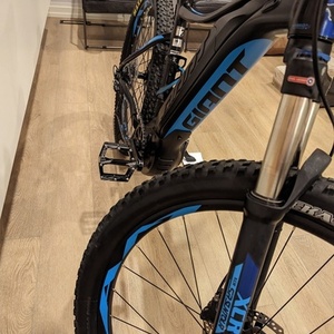 2019 Giant Fathom E+2 Black and Blue