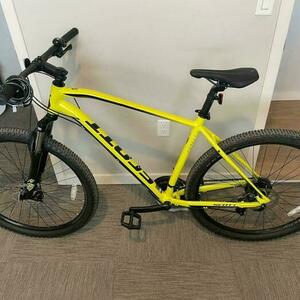 2022 SCOTT XL Yellow or Gold