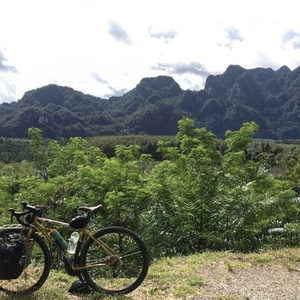 2016 Genesis Croix De fer Yellow or Gold