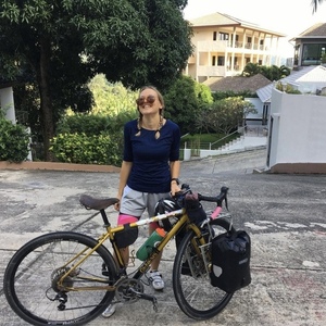 2016 Genesis Croix De fer Yellow or Gold