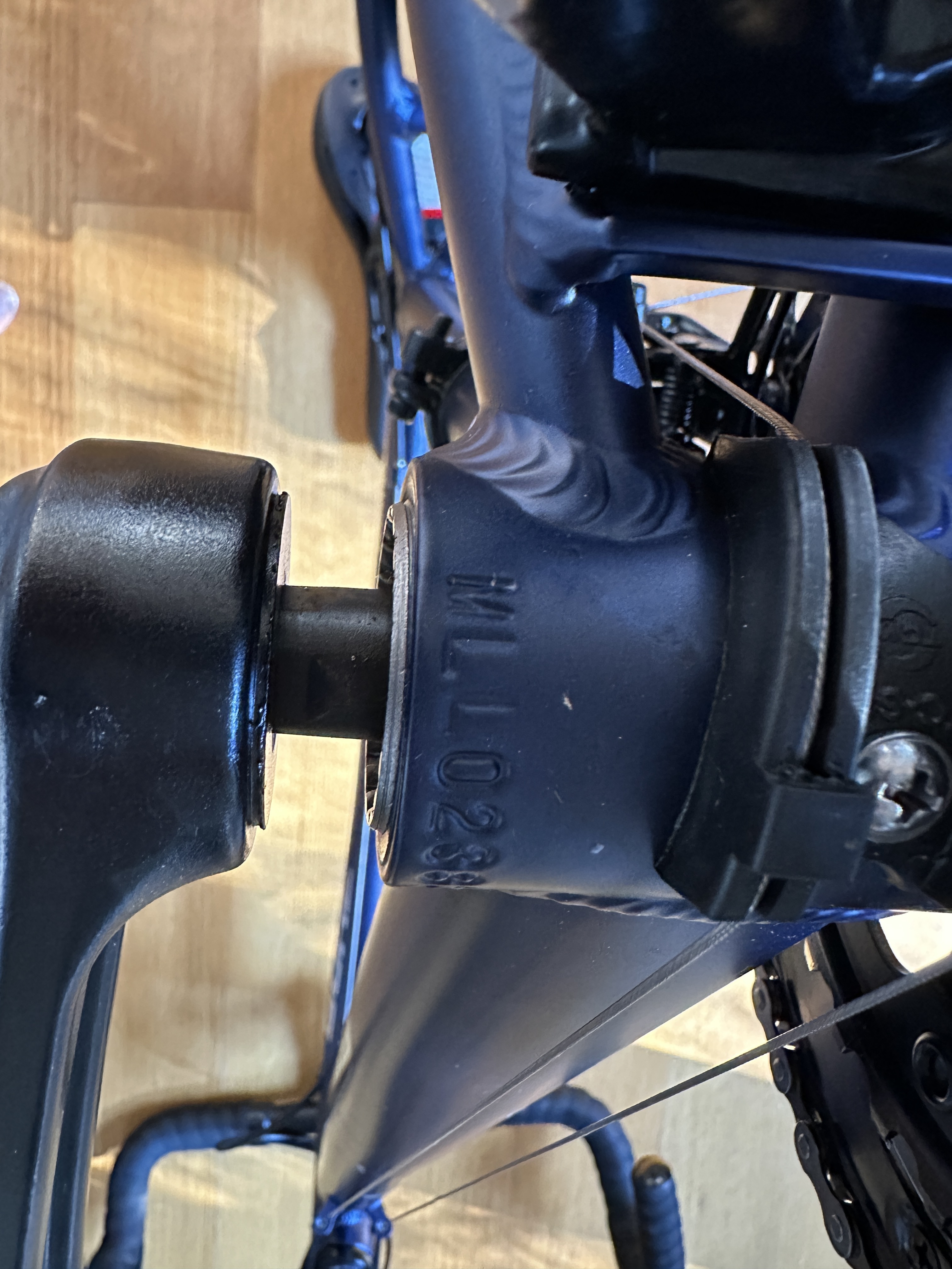 genesis 700c road tech