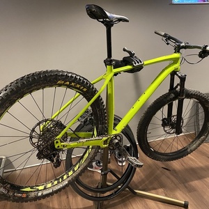 2019 Specialized Fuse Green and Black