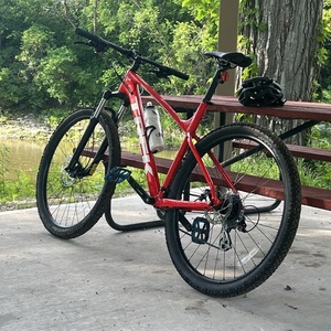 2022 Trek Marlin Red