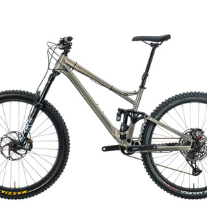 2022 Banshee Bikes Titan Silver, gray or bare metal