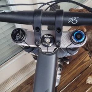 2021 YT Tues Black and Silver, gray or bare metal