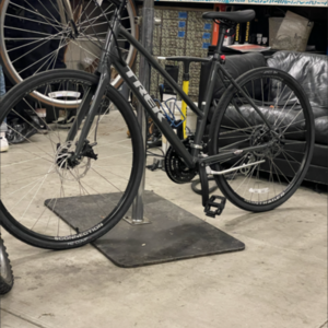 2022 Trek FX 1 Stagger Silver, gray or bare metal