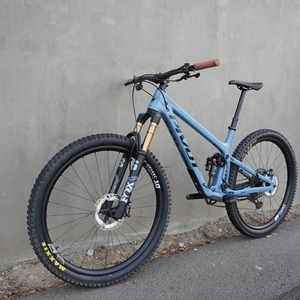 2022 Pivot Trail 429 Enduro Blue